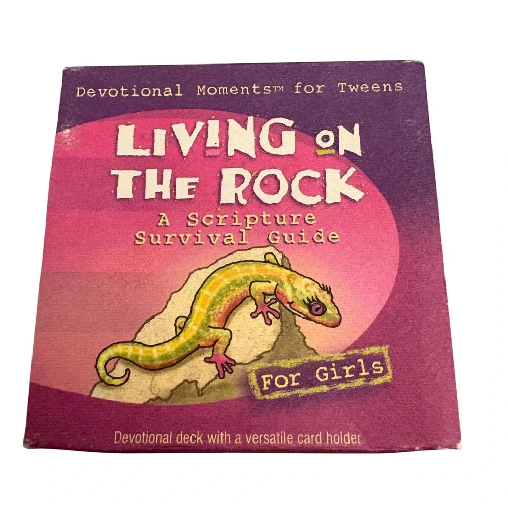 Living on the Rock Devotional Moments‎ for Tweens Girls Scripture Survival Guide